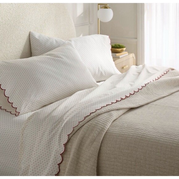 King 400 Thread Count Sheet Set Ivory Printed Dot with Red Scallop Hem Threshold - Picture 2 of 7